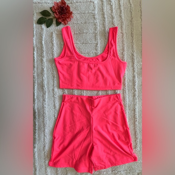 AMAZON Hot Neon Pink Two Piece Lounge Crop Top & Shorts Set- Size S - Picture 7 of 7